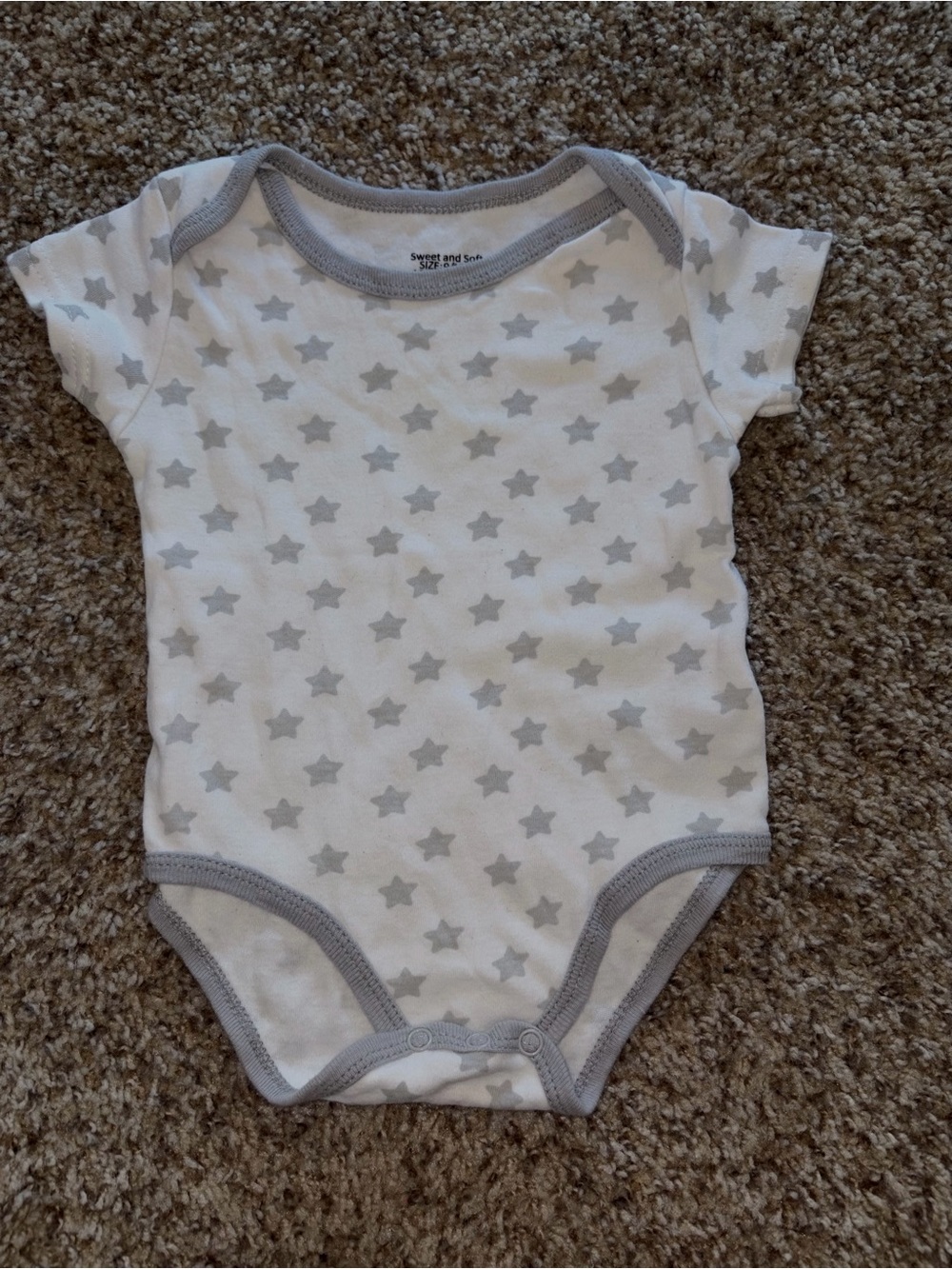 Gray Star Short-Sleeve One-Piece Bodysuit for Kids